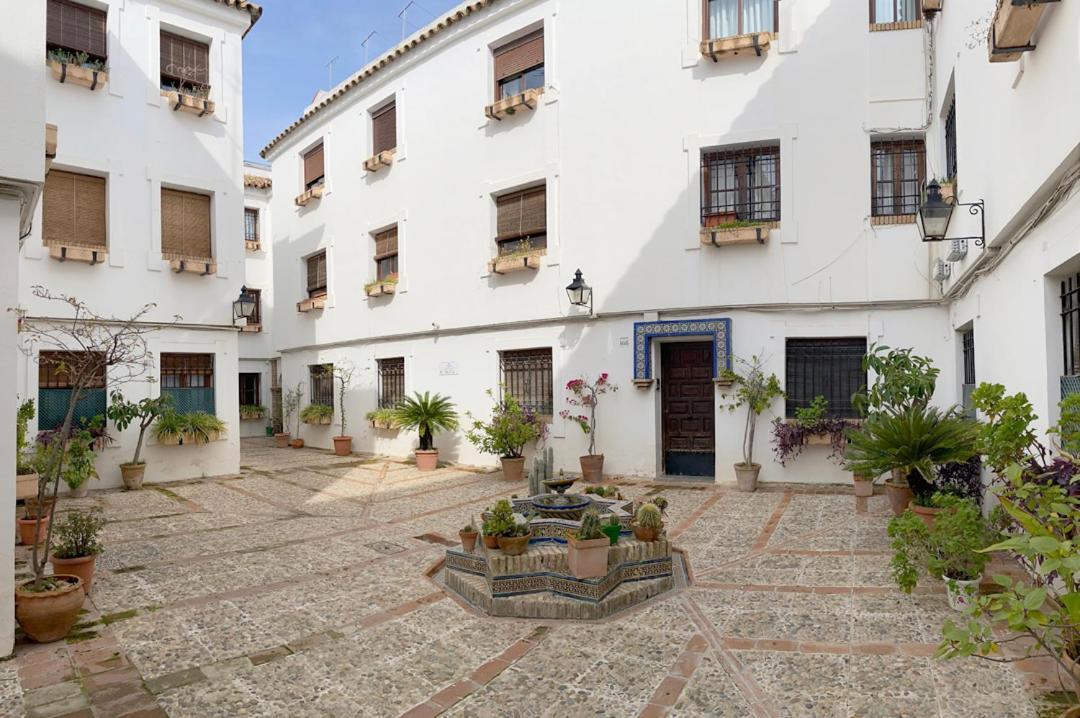 Posada Deanes Cordoba Exterior photo